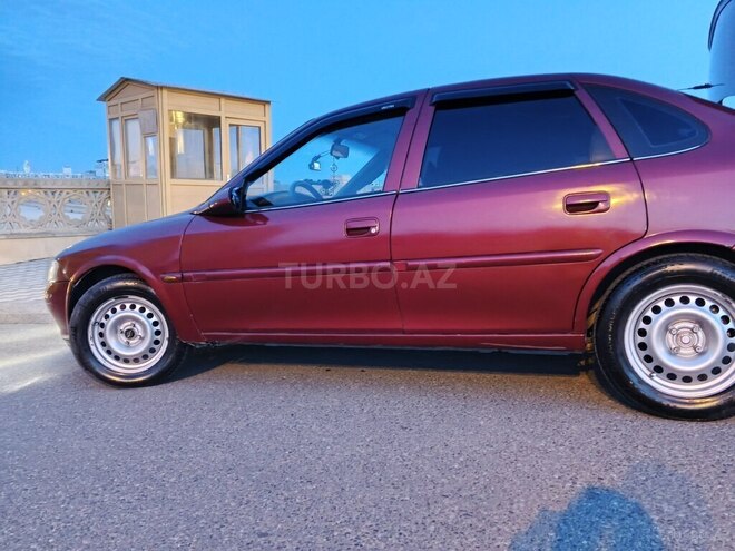 Opel Vectra 1996, 180,000 km - 1.6 l - Bakı