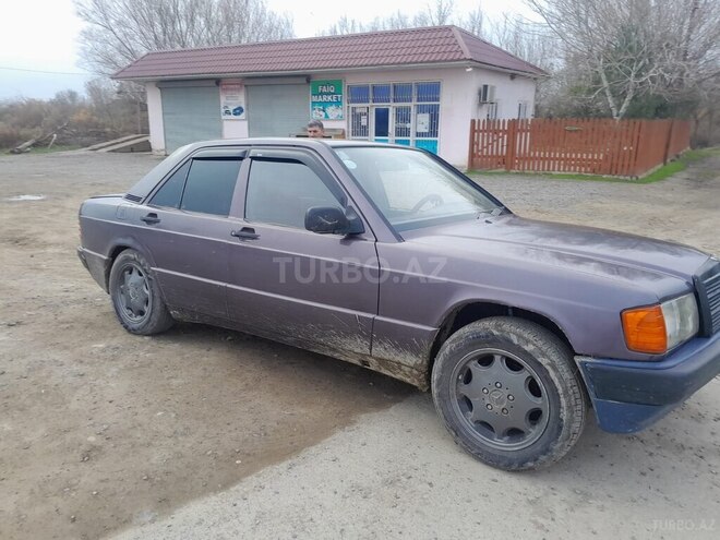Mercedes 190 1991, 270,000 km - 2.0 l - Salyan