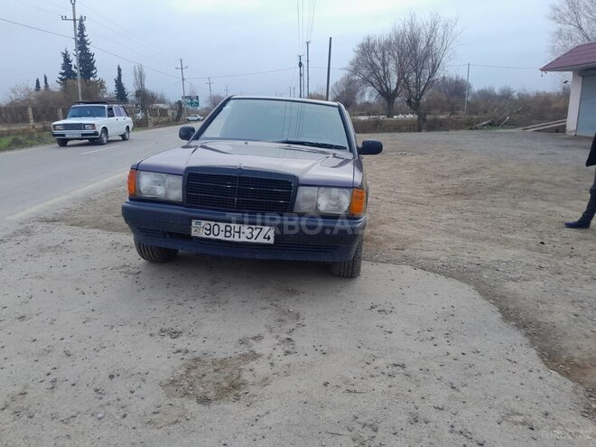 Mercedes 190 1991, 270,000 km - 2.0 l - Salyan