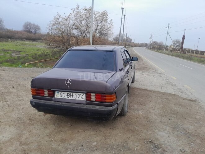 Mercedes 190 1991, 270,000 km - 2.0 l - Salyan