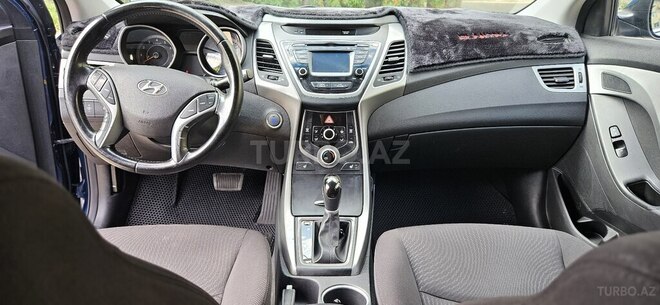 Hyundai Elantra 2015, 187,000 km - 1.8 л - Bakı