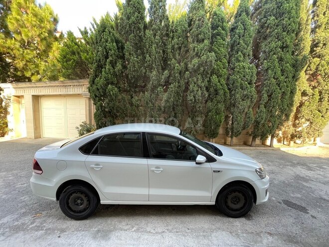 Volkswagen Polo 2019, 180,000 km - 1.6 l - Bakı