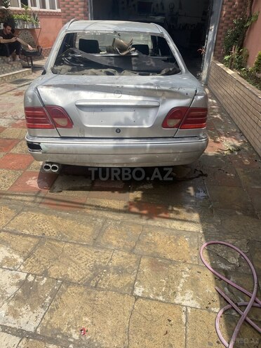 Mercedes E 240 1997, 360,000 km - 2.4 l - Bakı