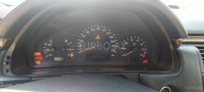 Mercedes E 240 2000, 183,500 km - 2.4 l - Qusar