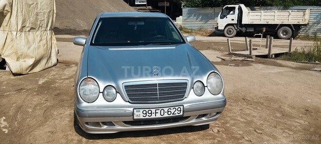 Mercedes E 240 2000, 183,500 km - 2.4 l - Qusar