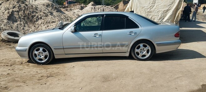 Mercedes E 240 2000, 183,500 km - 2.4 l - Qusar