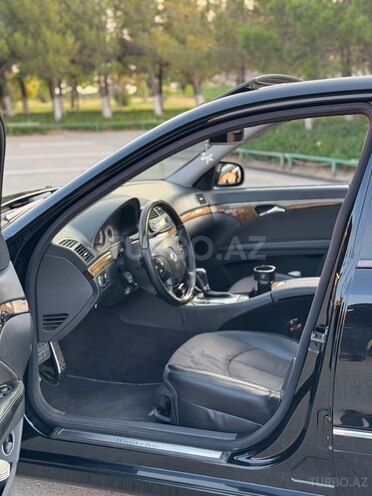 Mercedes E 280-7
