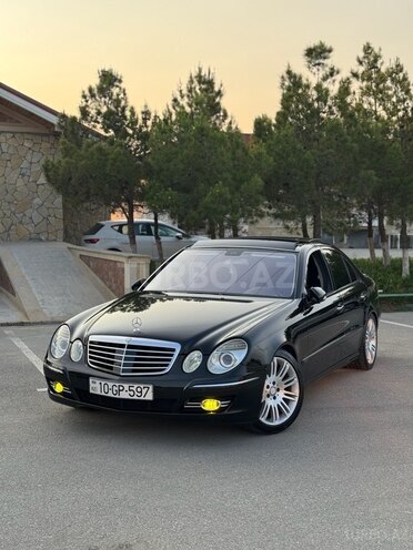 Mercedes E 280-1