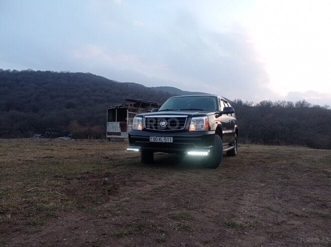 Cadillac Escalade 2006, 137,000 km - 3.2 l - Göygöl