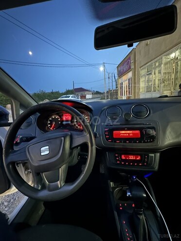 SEAT Ibiza-4