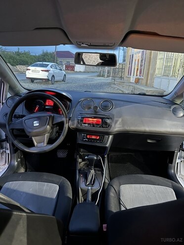 SEAT Ibiza-3