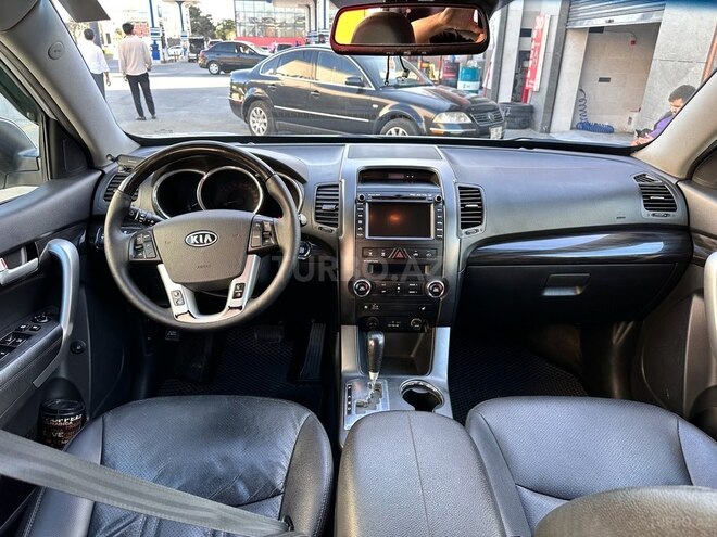 Kia Sorento-8
