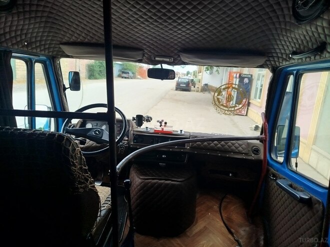 Mercedes 208 D 1991, 850,000 km - 2.3 л - Şabran