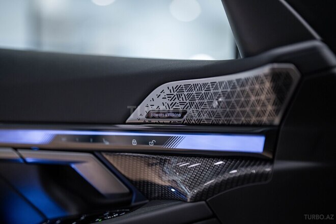 BMW M5-15
