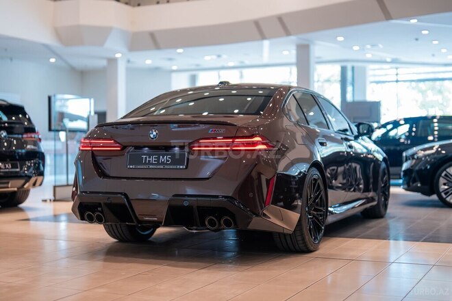 BMW M5-11