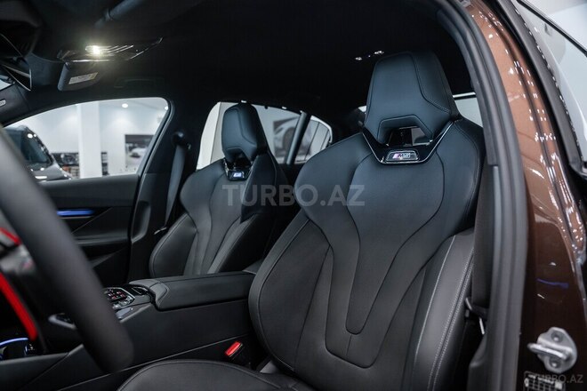BMW M5-16