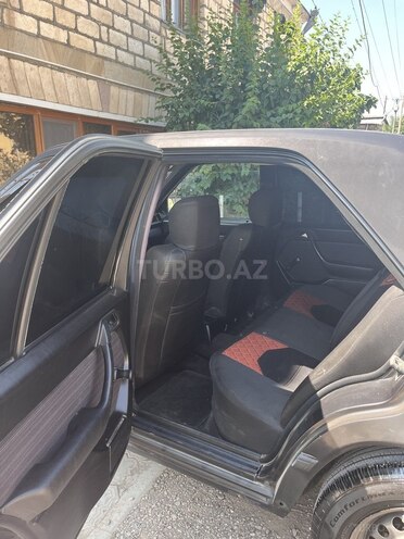 Mercedes E 250 1987, 276,000 km - 2.5 l - Qazax