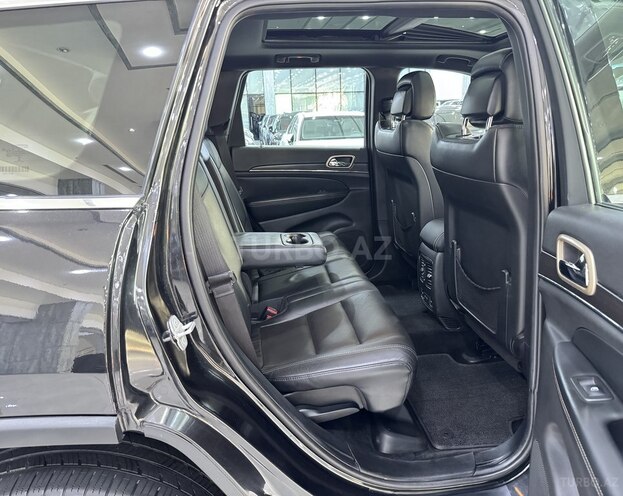 Jeep Grand Cherokee-13