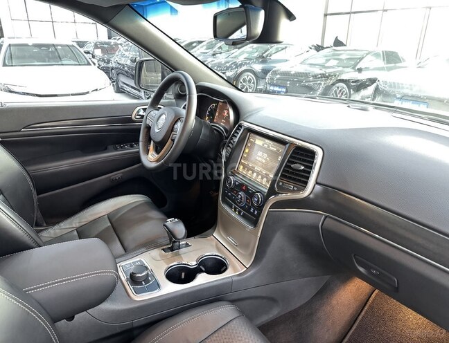 Jeep Grand Cherokee-10