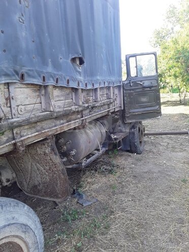 ZIL 130 1984, 84,000 km - 4.5 l - Yevlax