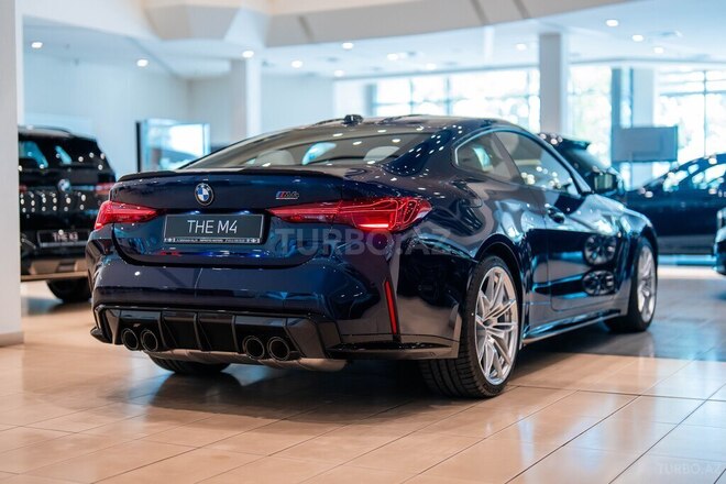 BMW M4-10