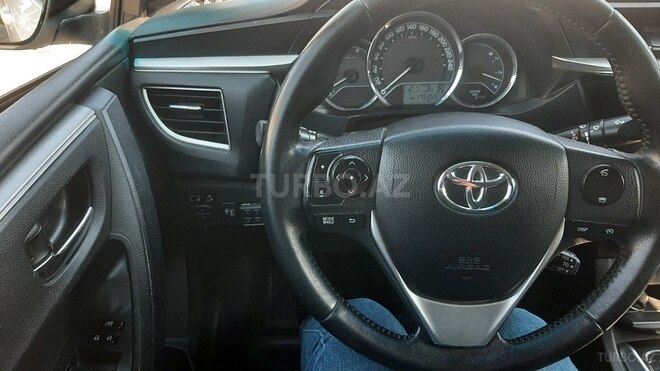 Toyota Corolla 2015, 175,000 km - 1.6 l - Bakı
