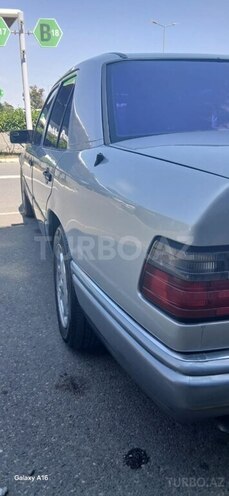 Mercedes E 220 1994, 400,000 km - 2.2 l - Bakı