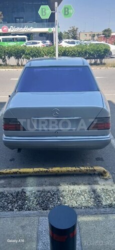 Mercedes E 220 1994, 400,000 km - 2.2 l - Bakı