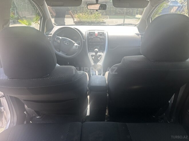 Toyota Auris 2010, 364,689 km - 1.4 l - Şirvan