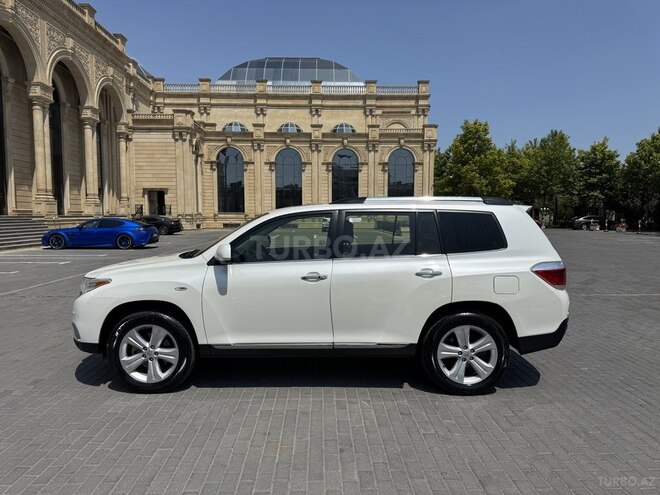 Toyota Highlander-4