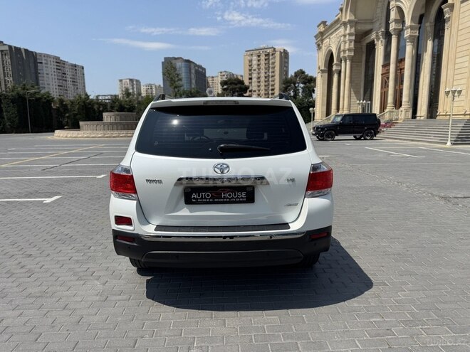 Toyota Highlander-7
