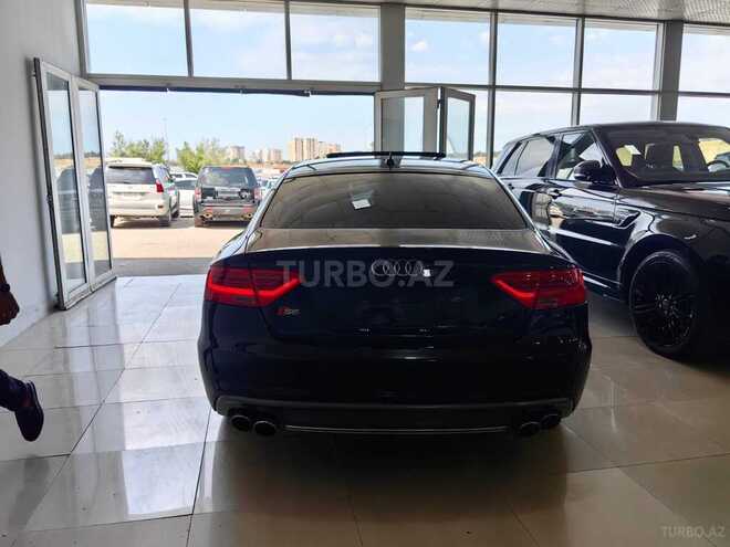 Audi A5-10