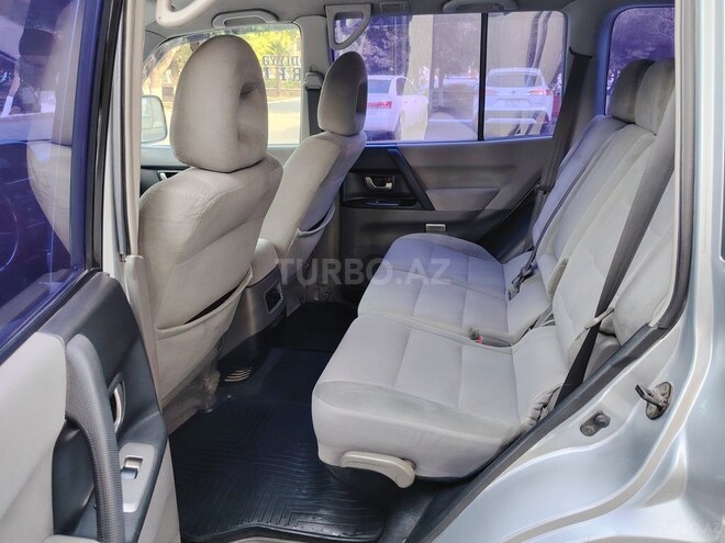 Mitsubishi Pajero 2005, 302,000 km - 3.0 l - Sumqayıt