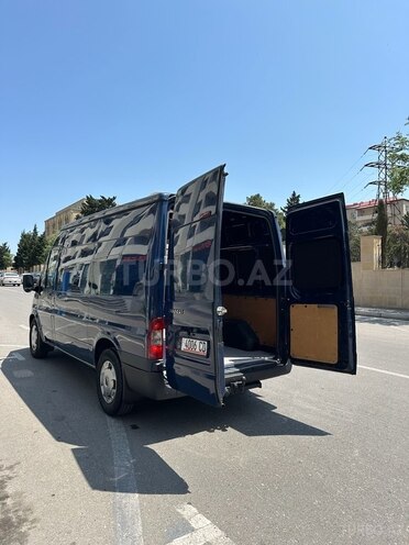 Ford Transit-13