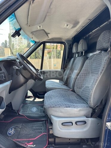 Ford Transit-18