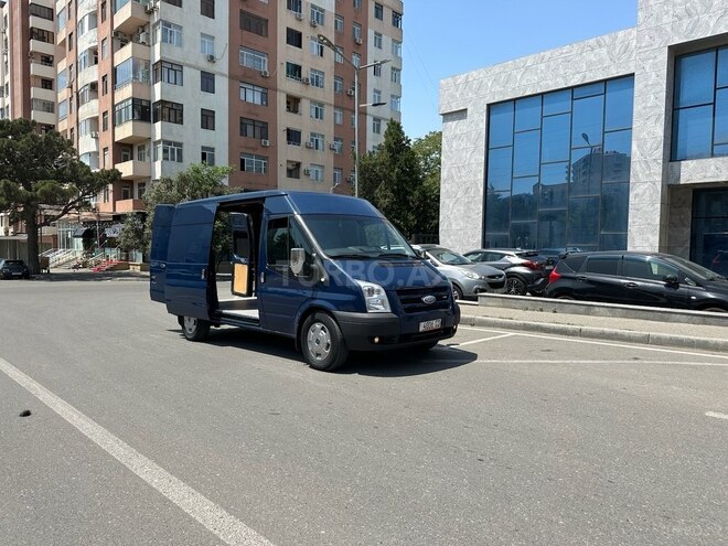 Ford Transit-10