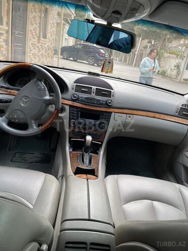Mercedes E 320 2003, 294,000 km - 3.2 l - Qazax