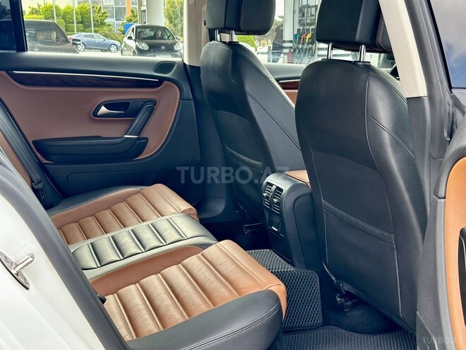 Volkswagen Passat CC-11