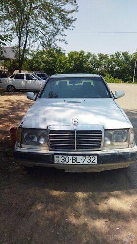 Mercedes E 220 d 1993, 160,000 km - 2.0 l - İmişli