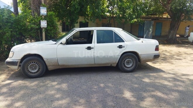 Mercedes E 220 d 1993, 160,000 km - 2.0 l - İmişli