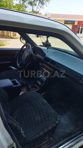 Mercedes E 220 d 1993, 160,000 km - 2.0 l - İmişli