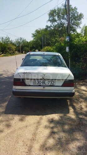 Mercedes E 220 d 1993, 160,000 km - 2.0 l - İmişli