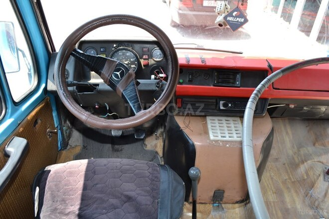 Mercedes 208 D 1990, 350,000 km - 2.3 l - Bakı