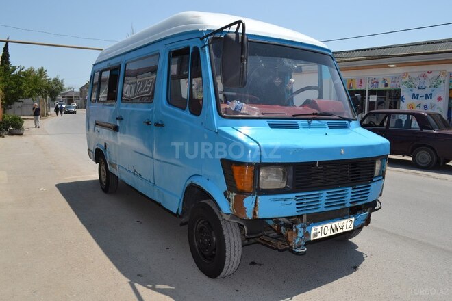 Mercedes 208 D 1990, 350,000 km - 2.3 l - Bakı