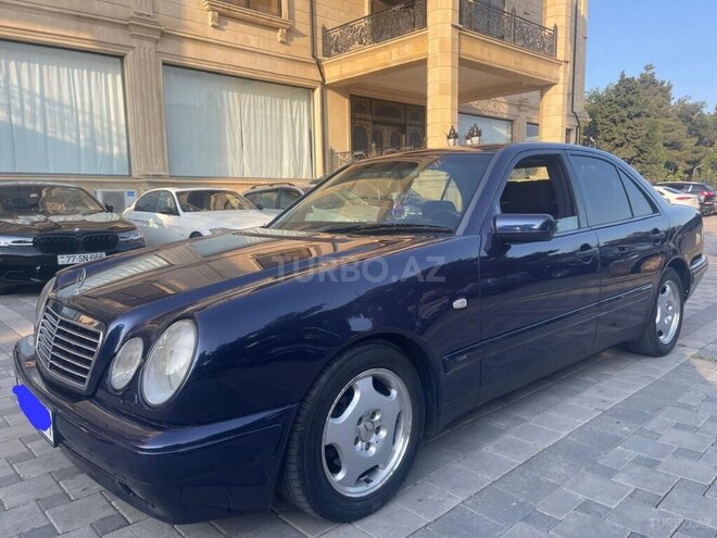 Mercedes E 240 1999, 299,000 km - 2.4 l - Sumqayıt