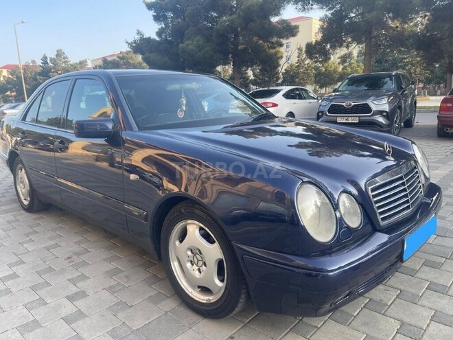 Mercedes E 240 1999, 299,000 km - 2.4 l - Sumqayıt