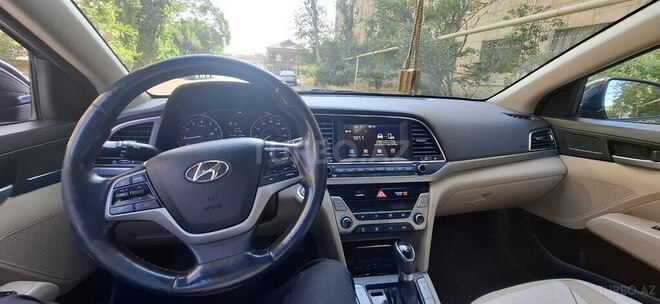 Hyundai Elantra 2017, 136,794 km - 2.0 л - Bakı