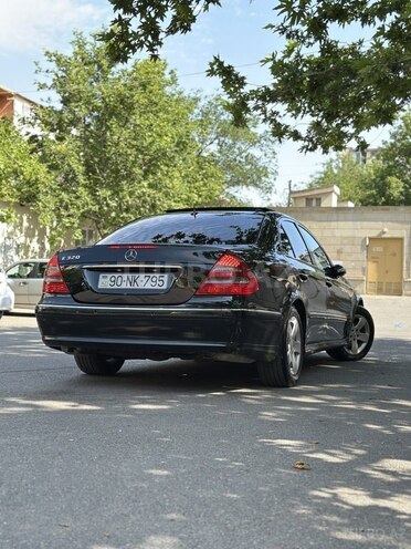 Mercedes E 320 2002, 282,000 km - 3.2 л - Bakı