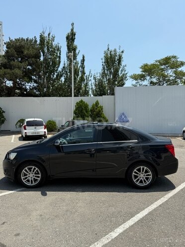 Chevrolet Aveo-3