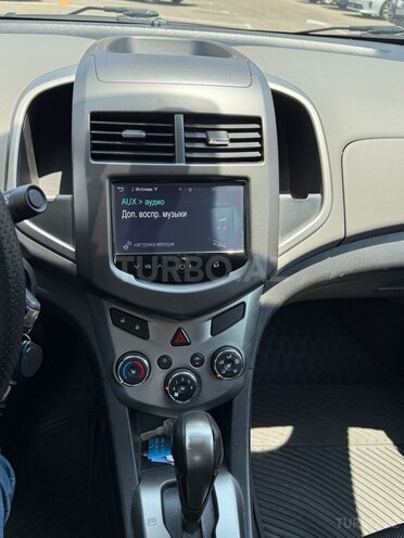 Chevrolet Aveo-8